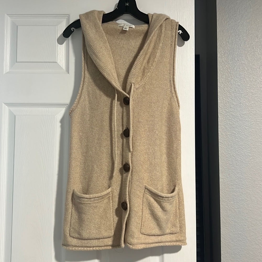 Banana Republic Beige Sleeveless Sweater with Hood - L